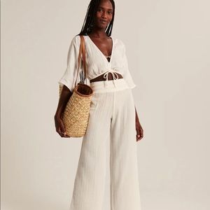 Never worn / open white cover up set